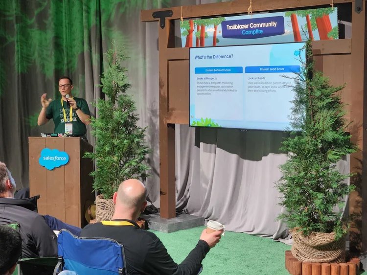 Jacob presenting at Trailblazer Community Campfire